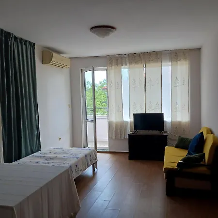Wild Chery - 2 Bedroom - Economy Apartmán Varna